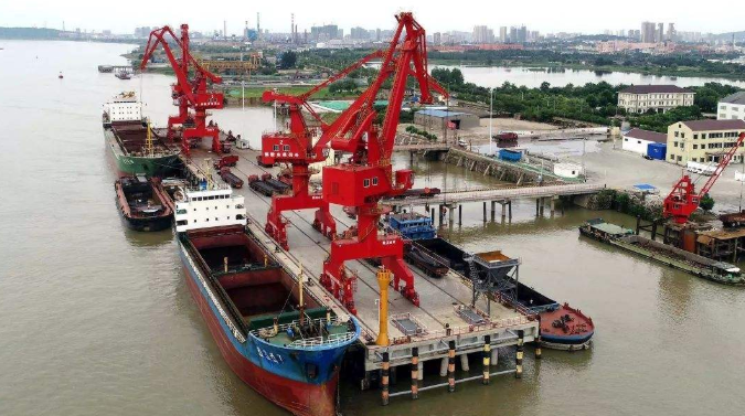 阿勒泰概述露天料场港口封闭问题的实行方法